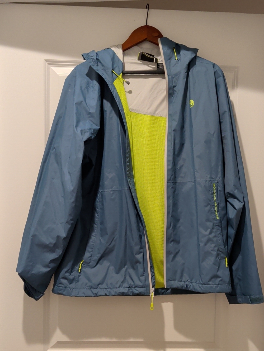 Mountain Hardwear Light Blue Mens Rain Jacket with Lime Lining